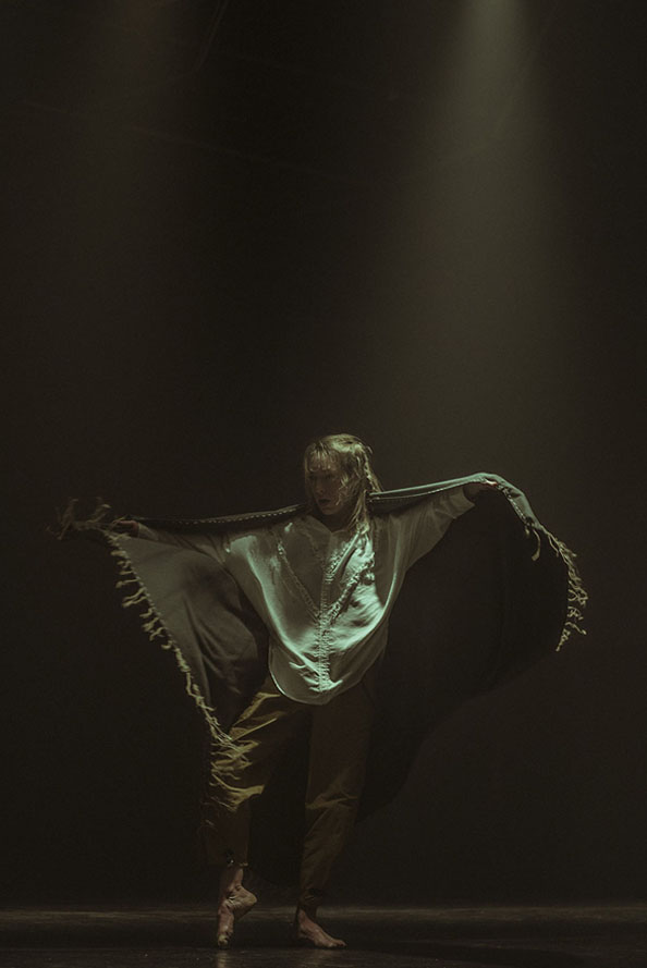 La Phármaco Luz Arcas Compañía de Danza Contemporánea Kaspar Hauser